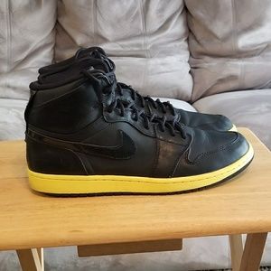 Jordan 1 Hi ( Voltage Yellow)
